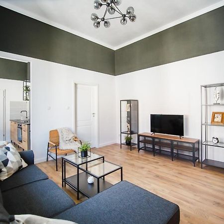 Super Central Spacious Apartment Oradea Exteriér fotografie