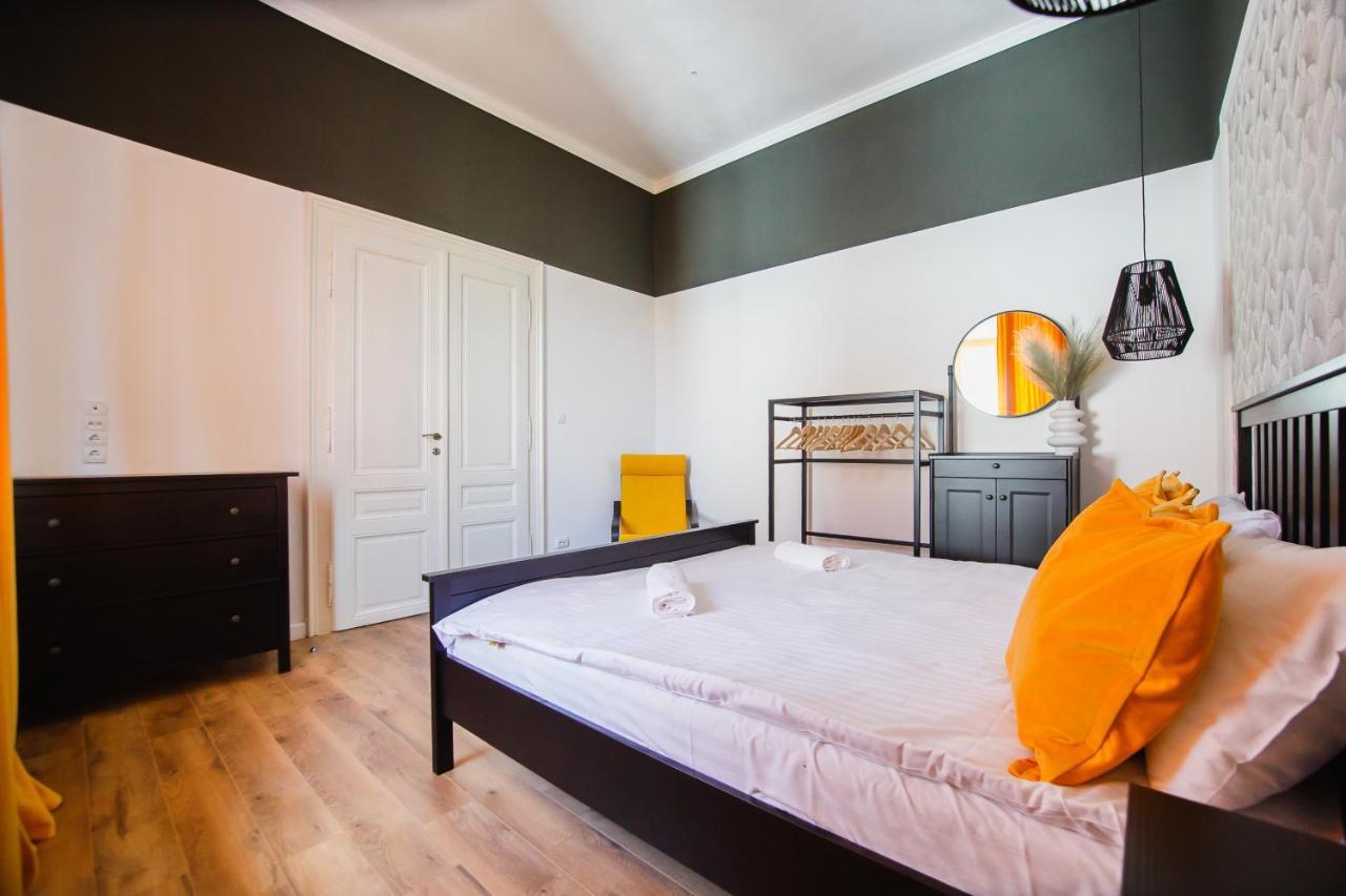 Super Central Spacious Apartment Oradea Exteriér fotografie