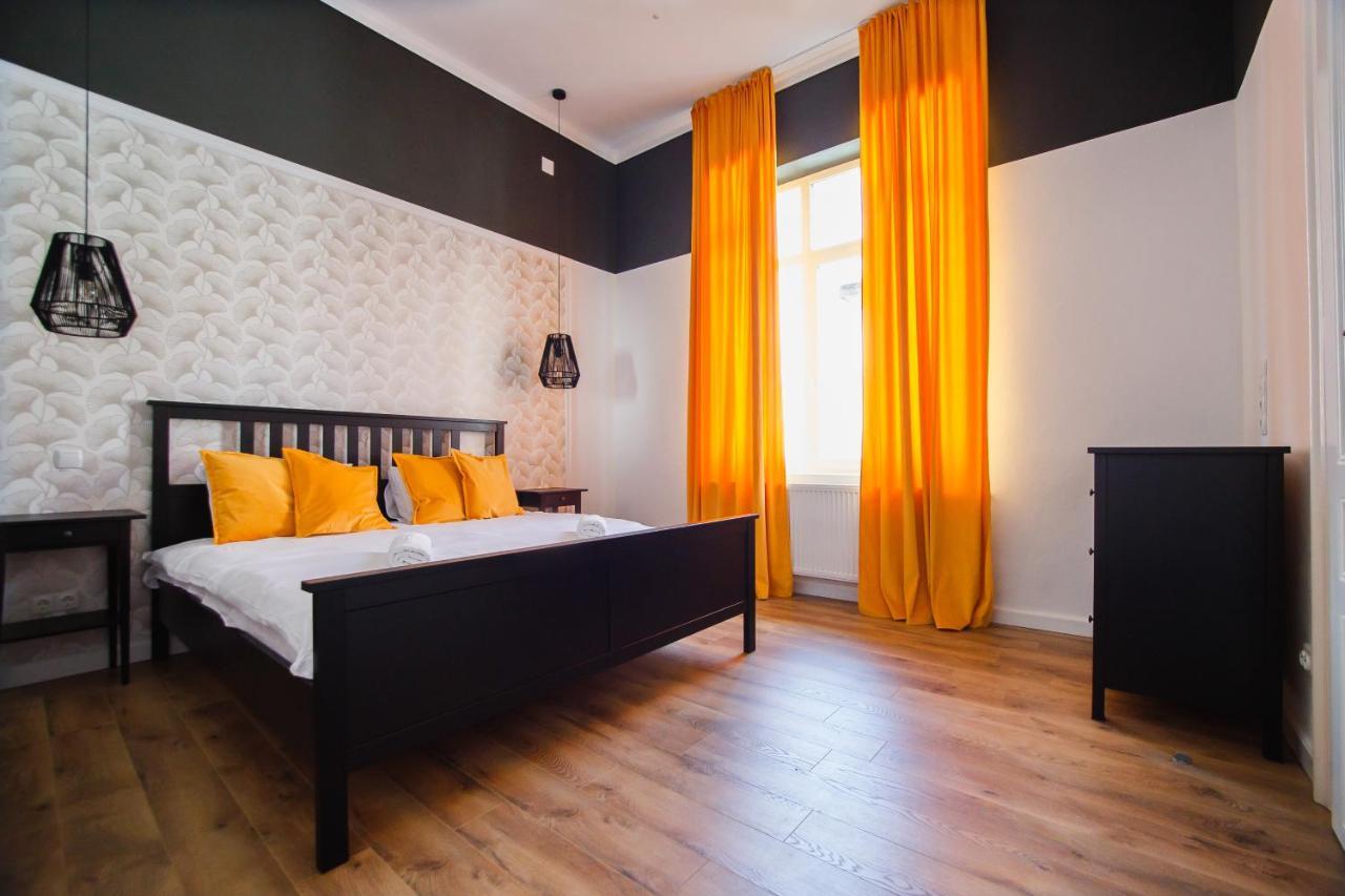 Super Central Spacious Apartment Oradea Exteriér fotografie
